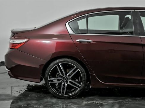Used 2016 Honda Accord Sport image 11