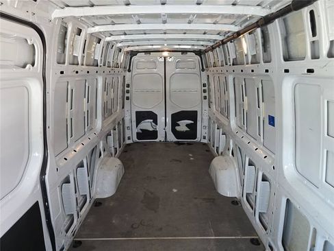 Used 2022 Mercedes-Benz Sprinter 2500 image 28