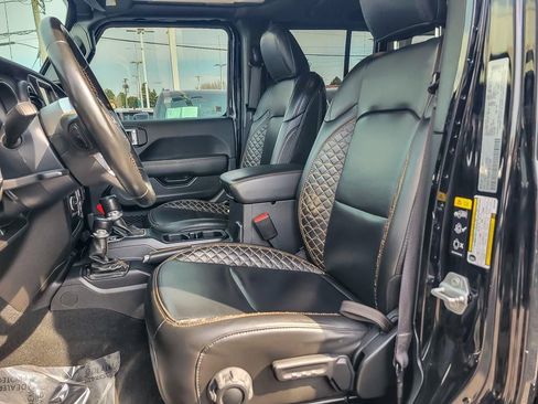 Used 2022 Jeep Wrangler Unlimited Sahara AWD/4WD image 8