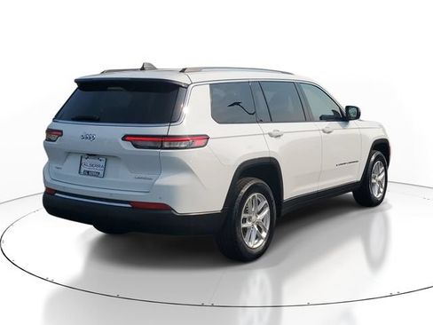 Used 2023 Jeep Grand Cherokee L Laredo w/ Luxury Tech Group I AWD/4WD image 4