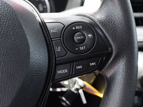 Used 2021 Toyota RAV4 LE AWD/4WD image 25