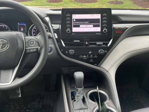 Used 2023 Toyota Camry LE w/ Convenience Package FWD image 29