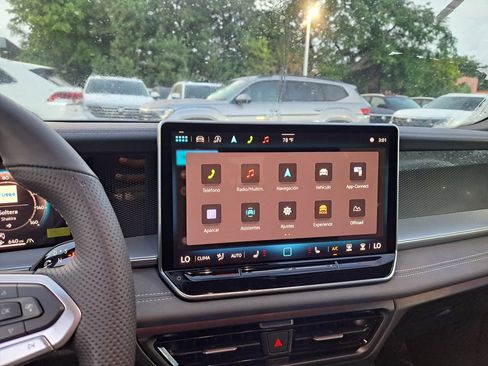 New 2026 Volkswagen Tiguan SE R-Line FWD image 8