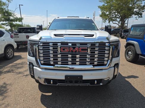 Used 2024 GMC Sierra 2500 Denali w/ Denali Reserve Package AWD/4WD image 2