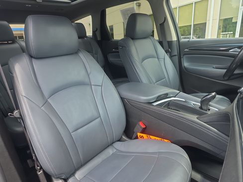 Used 2021 Buick Enclave Essence w/ Sound and Sites Package AWD/4WD image 13