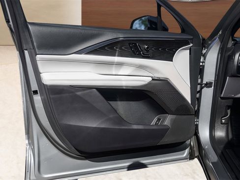 Certified 2024 Cadillac Lyriq Luxury image 21