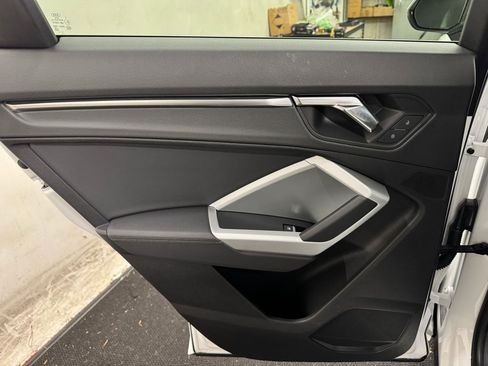 Used 2022 Audi Q3 2.0T Premium w/ Convenience Package image 16