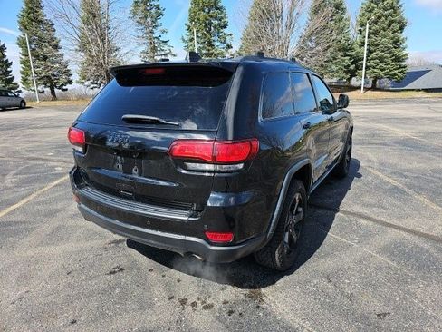 Used 2019 Jeep Grand Cherokee Laredo image 6