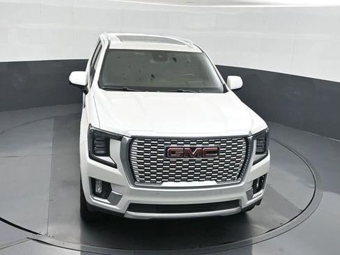 Used 2023 GMC Yukon XL Denali AWD/4WD image 39