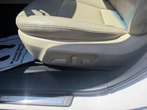 Used 2017 Subaru Outback 2.5i Limited AWD/4WD image 12