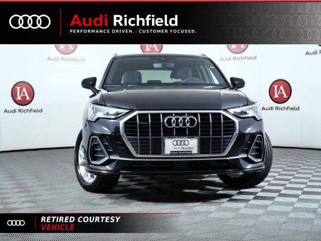 Certified 2025 Audi Q3 2.0T Premium w/ Convenience Package AWD/4WD image 5