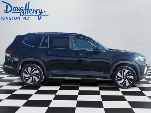 Used 2024 Volkswagen Atlas SE AWD/4WD image 6