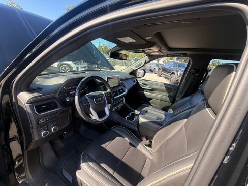 Used 2021 GMC Yukon SLT w/ SLT Premium Package image 6