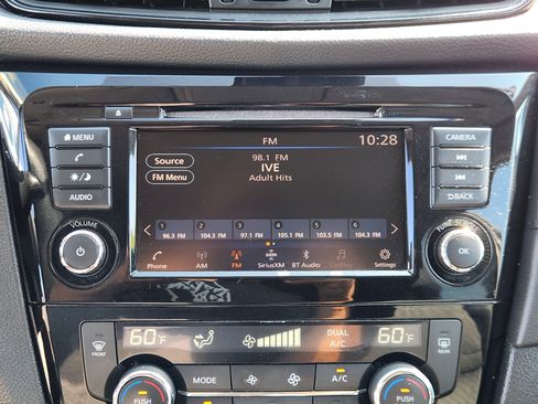 Used 2019 Nissan Rogue SV FWD image 11