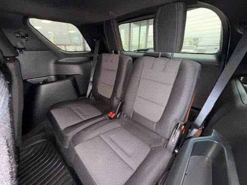 Used 2018 Ford Explorer XLT w/ Equipment Group 201A image 11