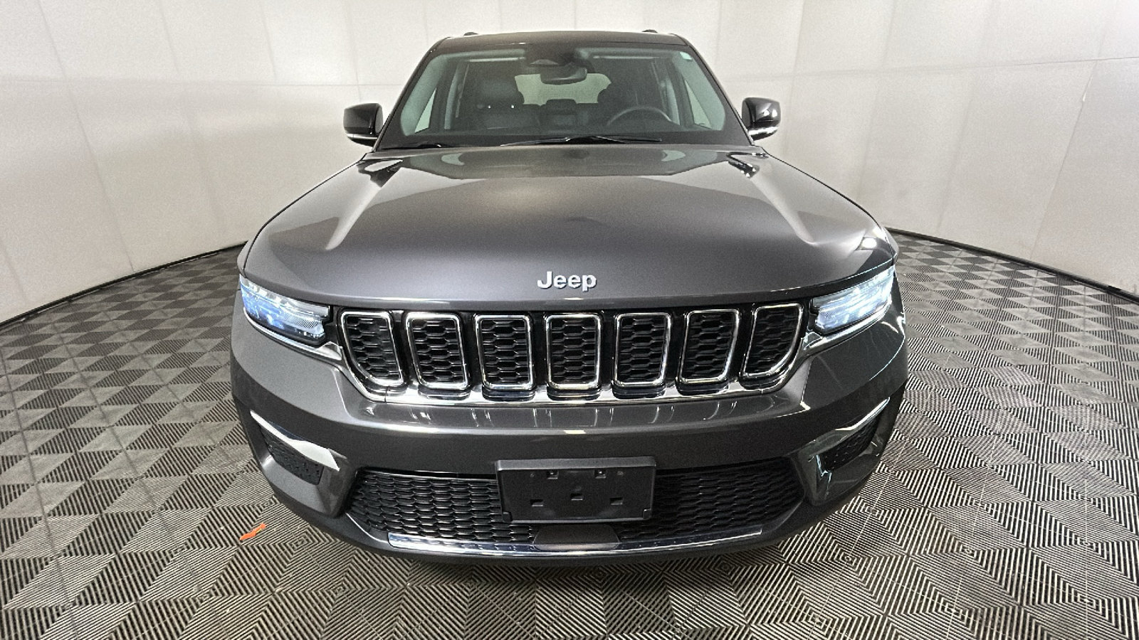 Used 2023 Jeep Grand Cherokee 4WD 4xe image 8