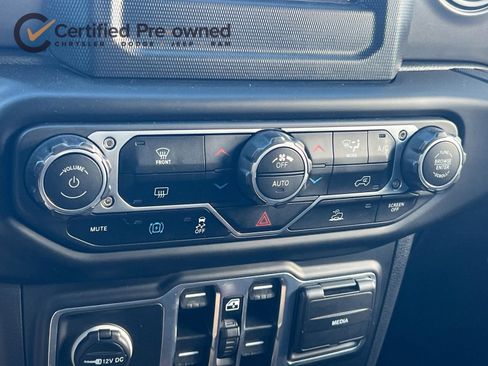 Used 2023 Jeep Wrangler Unlimited AWD/4WD image 21