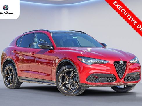 New 2025 Alfa Romeo Stelvio Sprint image 1