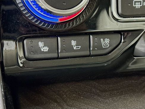 Used 2024 GMC Yukon Denali w/ Advanced Technology Package image 21