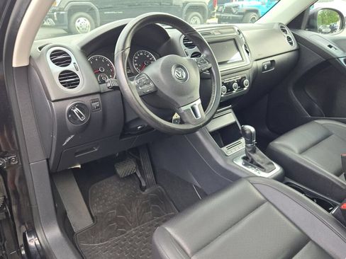 Used 2012 Volkswagen Tiguan S FWD image 25