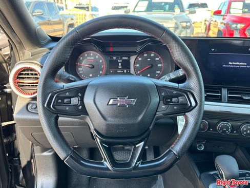 Used 2024 Chevrolet Trax RS w/ Driver Confidence Package FWD image 19
