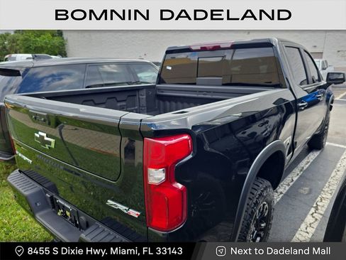 Used 2025 Chevrolet Silverado 1500 ZR2 w/ Technology Package image 4