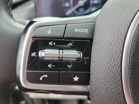 Used 2024 Kia Carnival SX Prestige FWD image 28