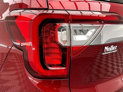 Used 2023 GMC Acadia SLE w/ Driver Convenience Package image 31