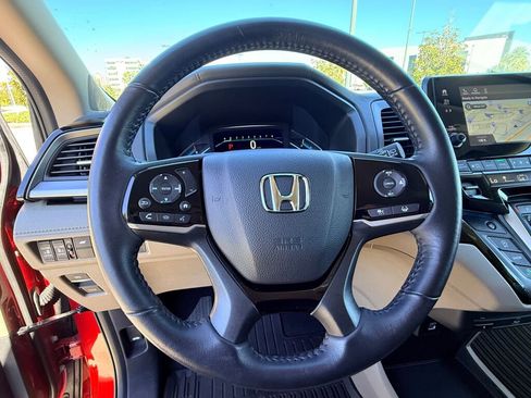 Used 2023 Honda Odyssey Touring image 32