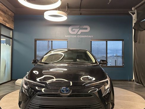 Used 2025 Toyota Corolla LE image 8