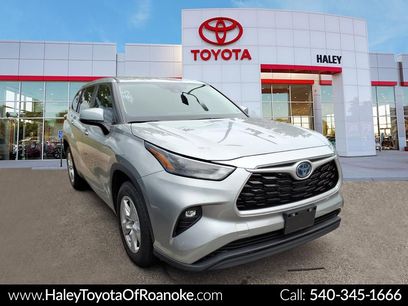 Used 2023 Toyota Highlander LE