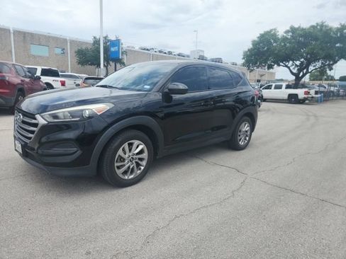 Used 2018 Hyundai Tucson SE FWD image 2