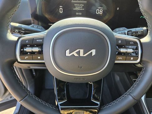 Certified 2025 Kia Sorento S w/ Panoramic Sunroof Package image 23