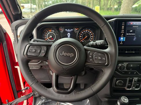 Used 2025 Jeep Wrangler Unlimited Sport AWD/4WD image 26