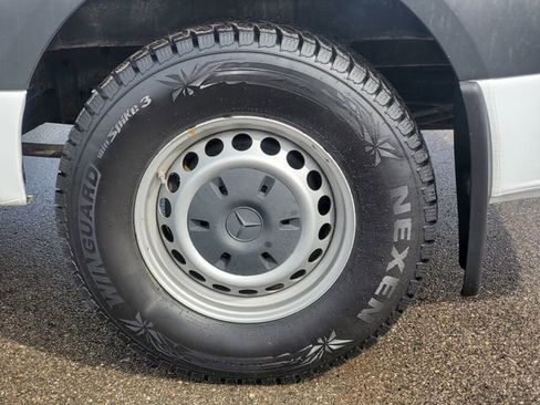 Used 2022 Mercedes-Benz Sprinter 1500 image 31