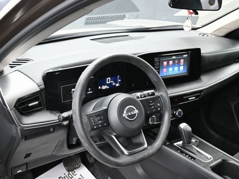 Used 2025 Nissan Kicks S image 16