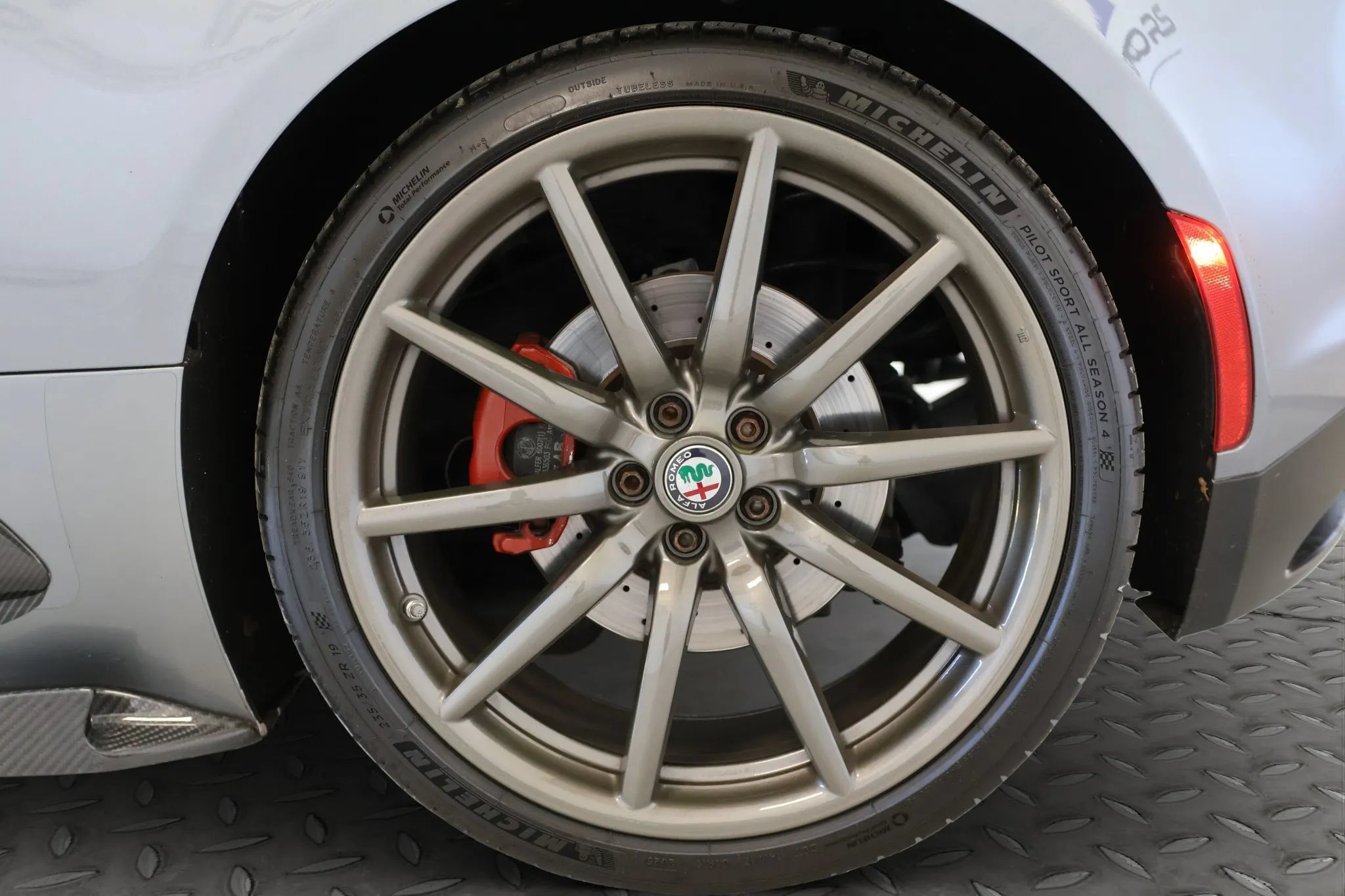Used 2017 Alfa Romeo 4C Coupe RWD image 36