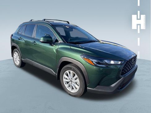 Used 2023 Toyota Corolla Cross LE w/ Moonroof Package FWD image 1