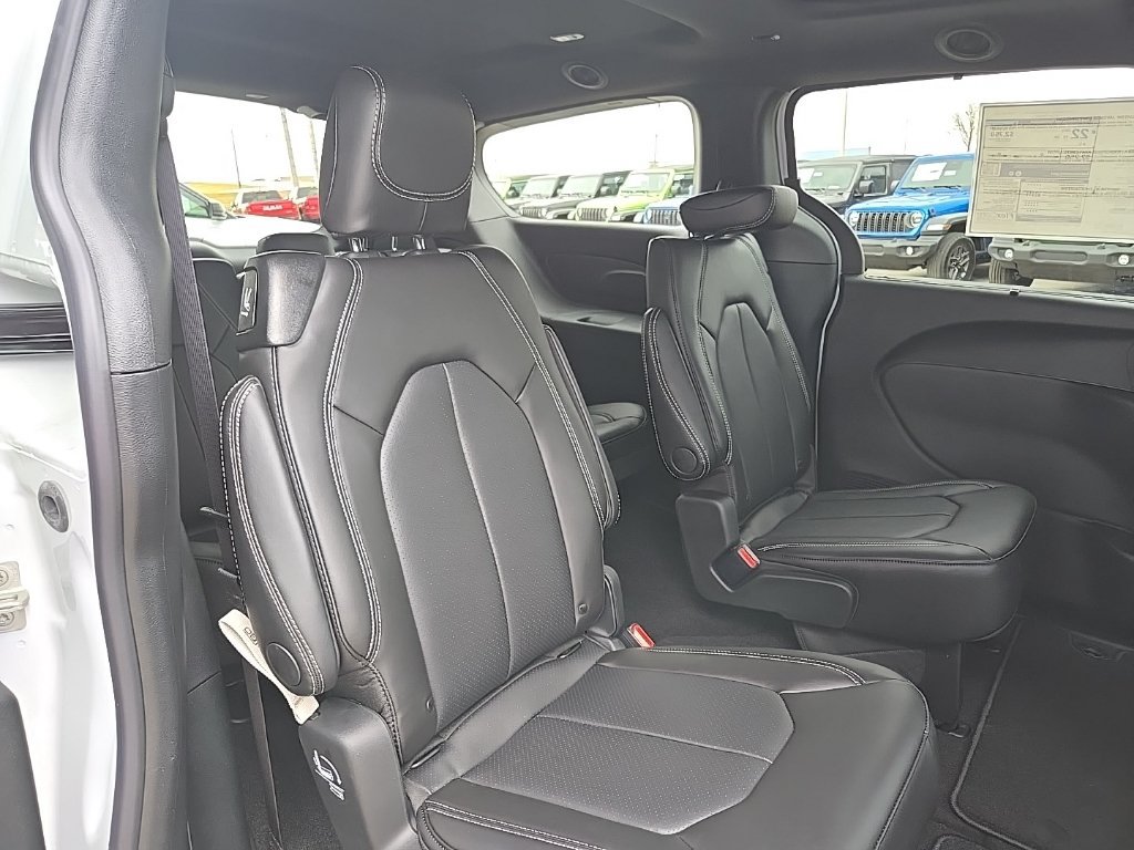 New 2026 Chrysler Pacifica Select w/ S Appearance Package FWD image 80