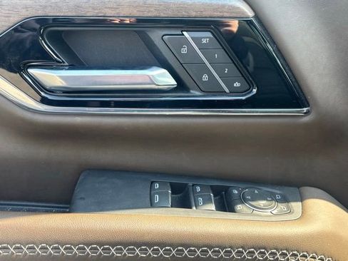 Certified 2025 GMC Yukon Denali Ultimate AWD/4WD image 13