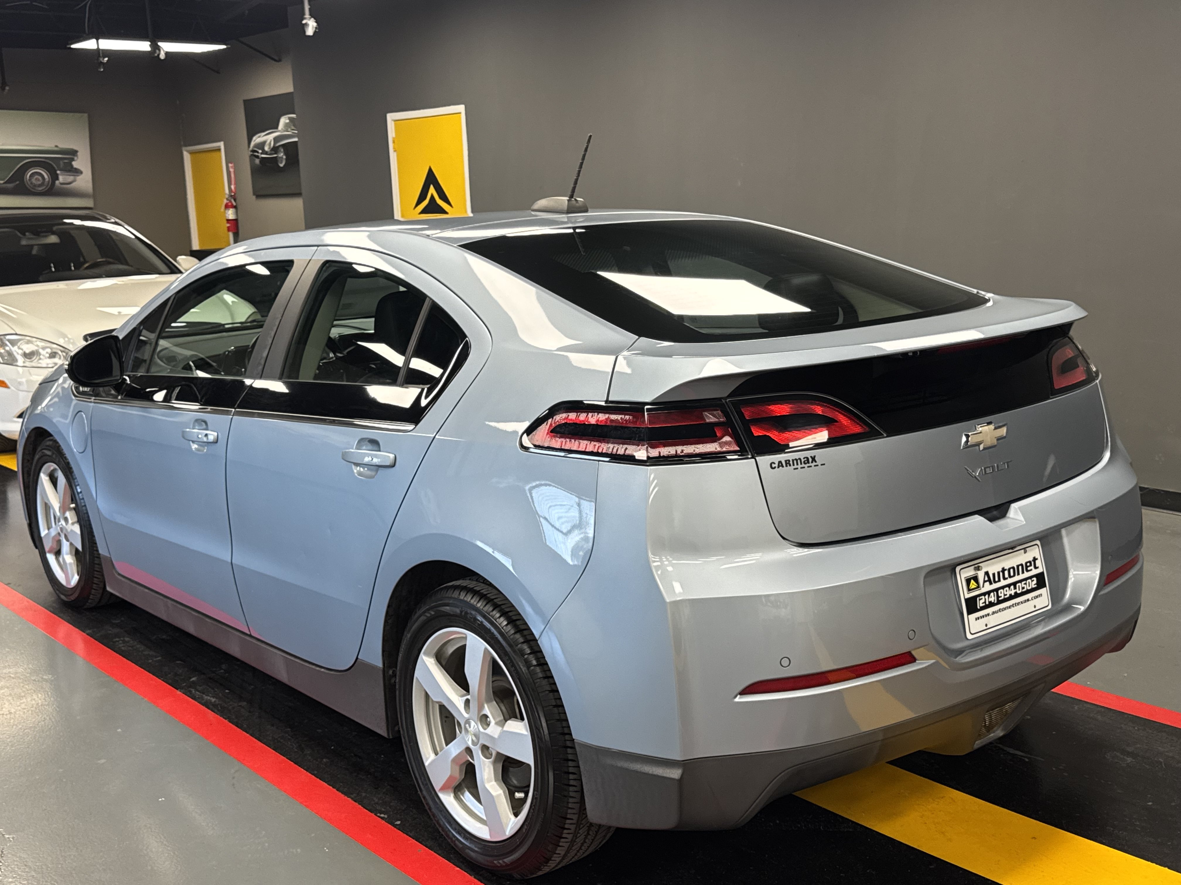 Used 2015 Chevrolet Volt Premium w/ Premium Trim Package FWD image 4