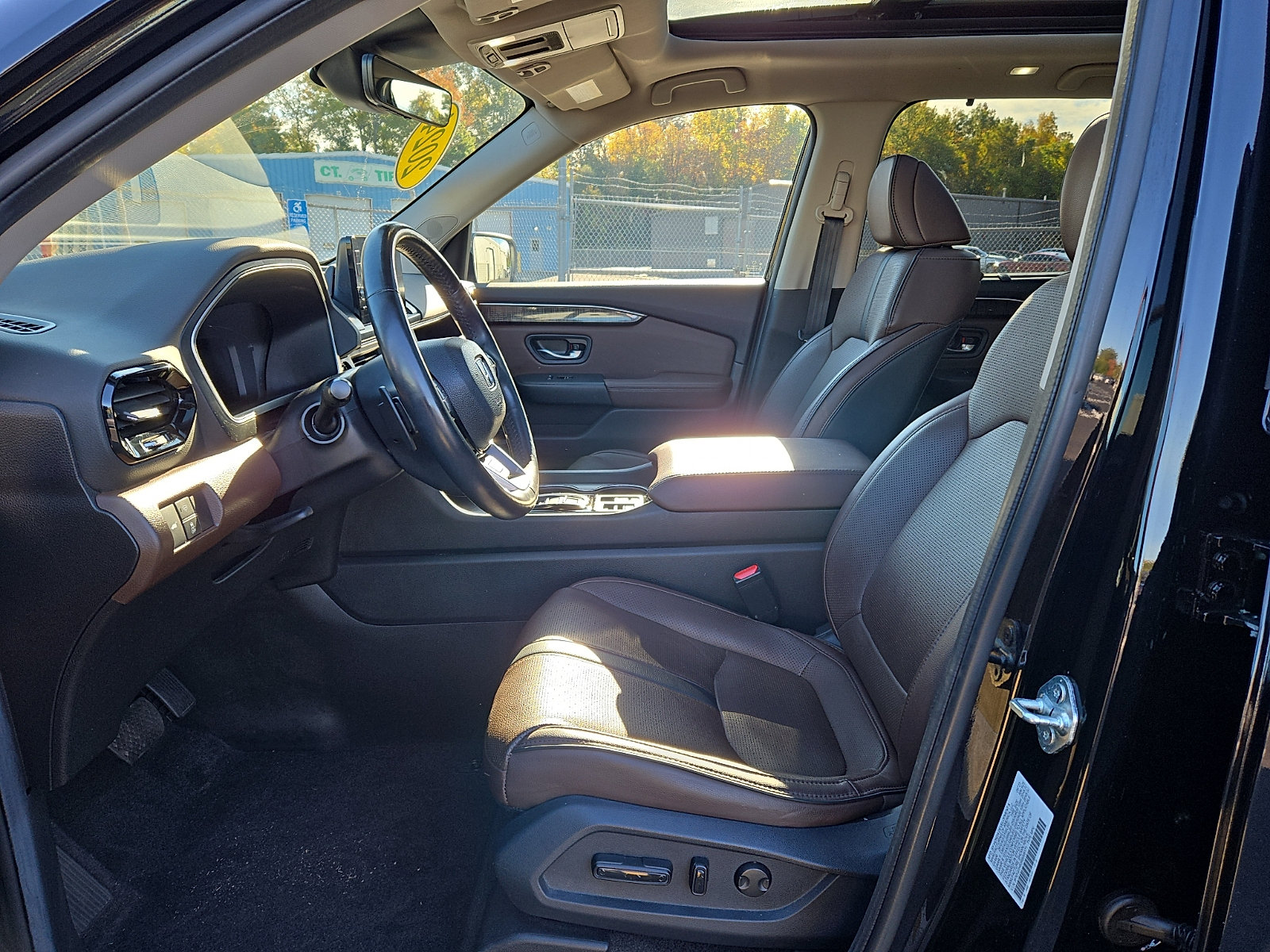 Used 2024 Honda Pilot Elite image 14