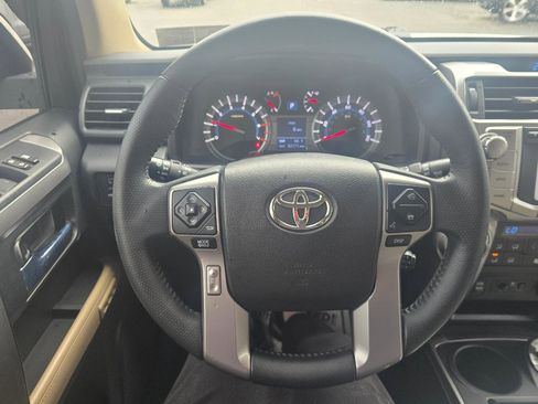 Used 2016 Toyota 4Runner Limited AWD/4WD image 7