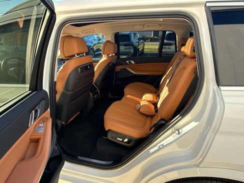 Certified 2023 BMW X7 xDrive40i w/ Premium Package image 15