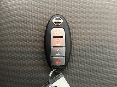 Used 2022 Nissan Frontier SV image 10