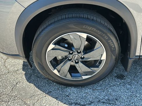 Certified 2024 Nissan Rogue SV w/ SV Premium Package AWD/4WD image 8