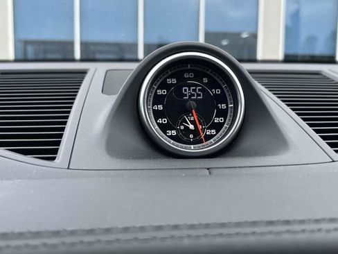 Used 2020 Porsche Macan Turbo image 21