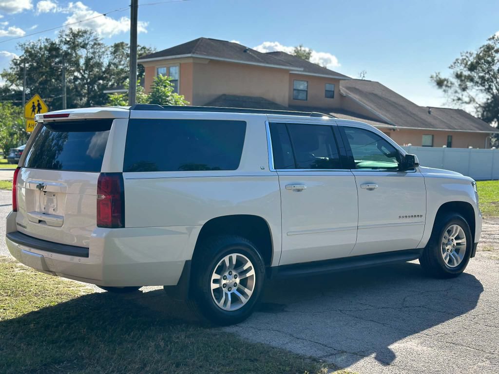 Used 2019 Chevrolet Suburban LT RWD image 20