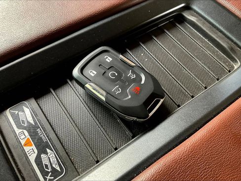 Used 2018 Chevrolet Tahoe Premier AWD/4WD image 34