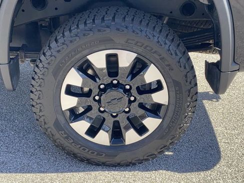 Used 2020 Chevrolet Silverado 2500 Custom w/ Custom Value Package image 30